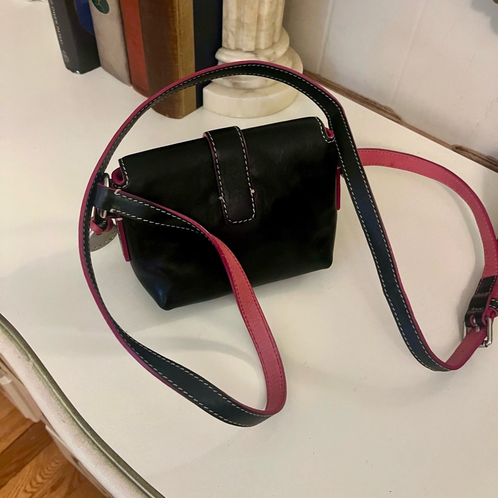 Vintage| Dooney & Bourke Mini CALVARY Crossbody!! - Picture 5 of 10